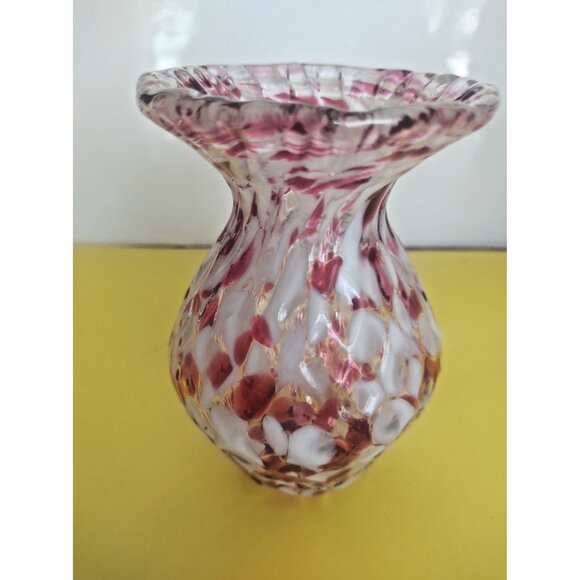 Chalet Canada Art Glass Vase Diamond cut  Red, Clear & White 5 1/4" - Picture 2 of 10
